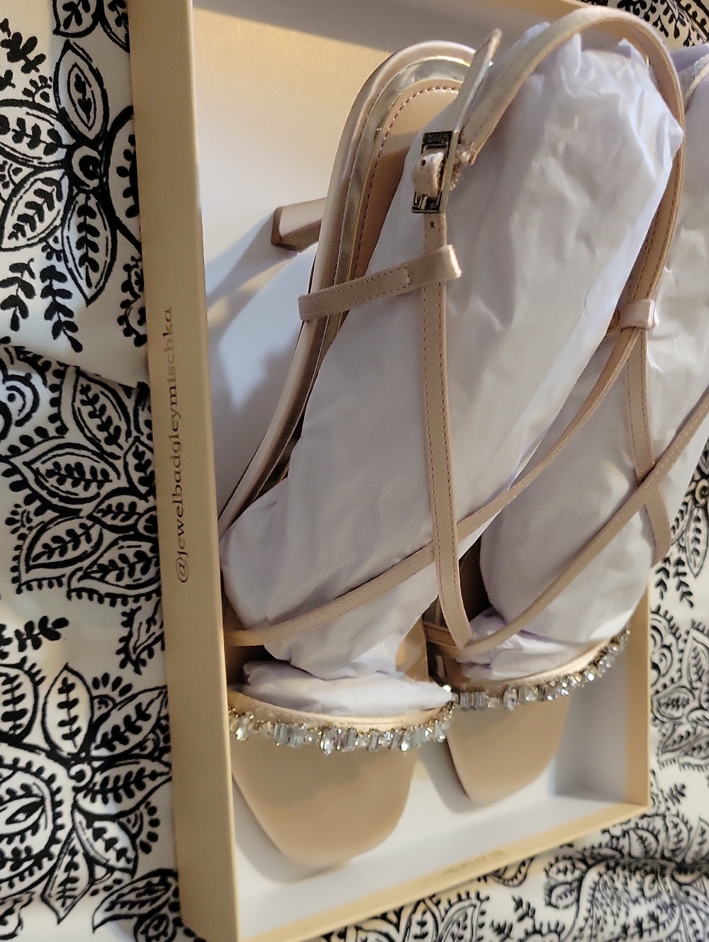 Jewel Badgley Mischka Beige Satin Formal Dress Sandals With Rhinestones Size 9 - Picture 4 of 5